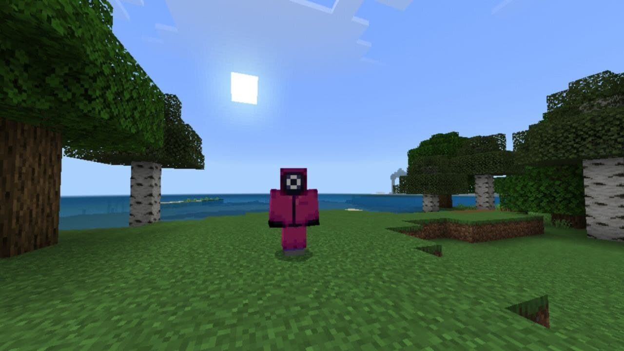 Squid Game costume from Squid Game Textures for Minecraft PE