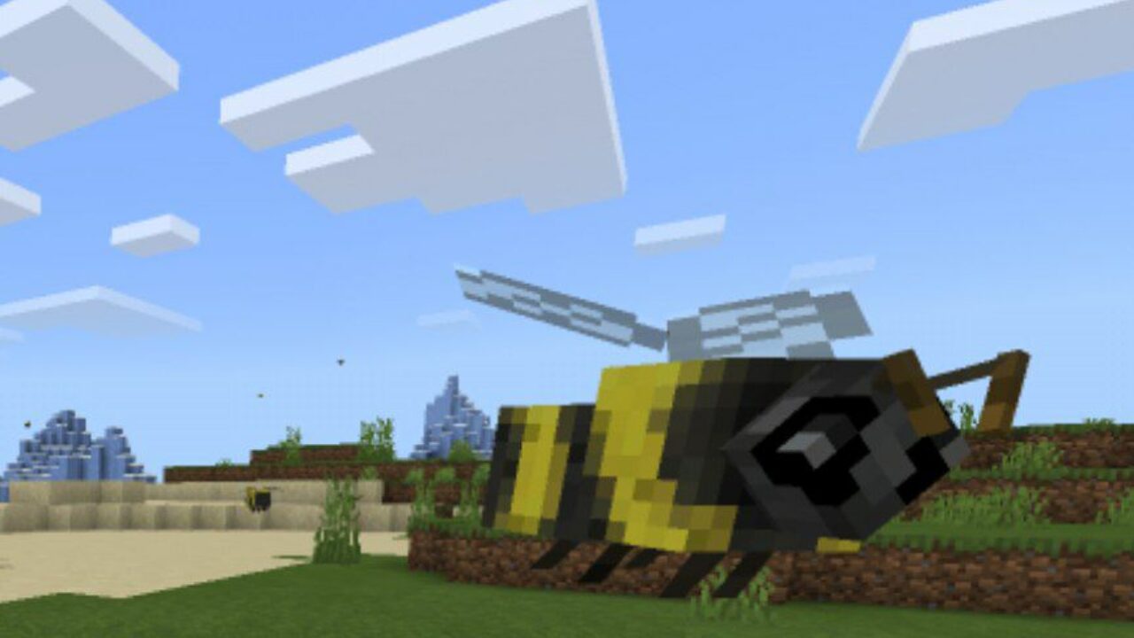 Close Look from Bee Texture Pack for Minecraft PE