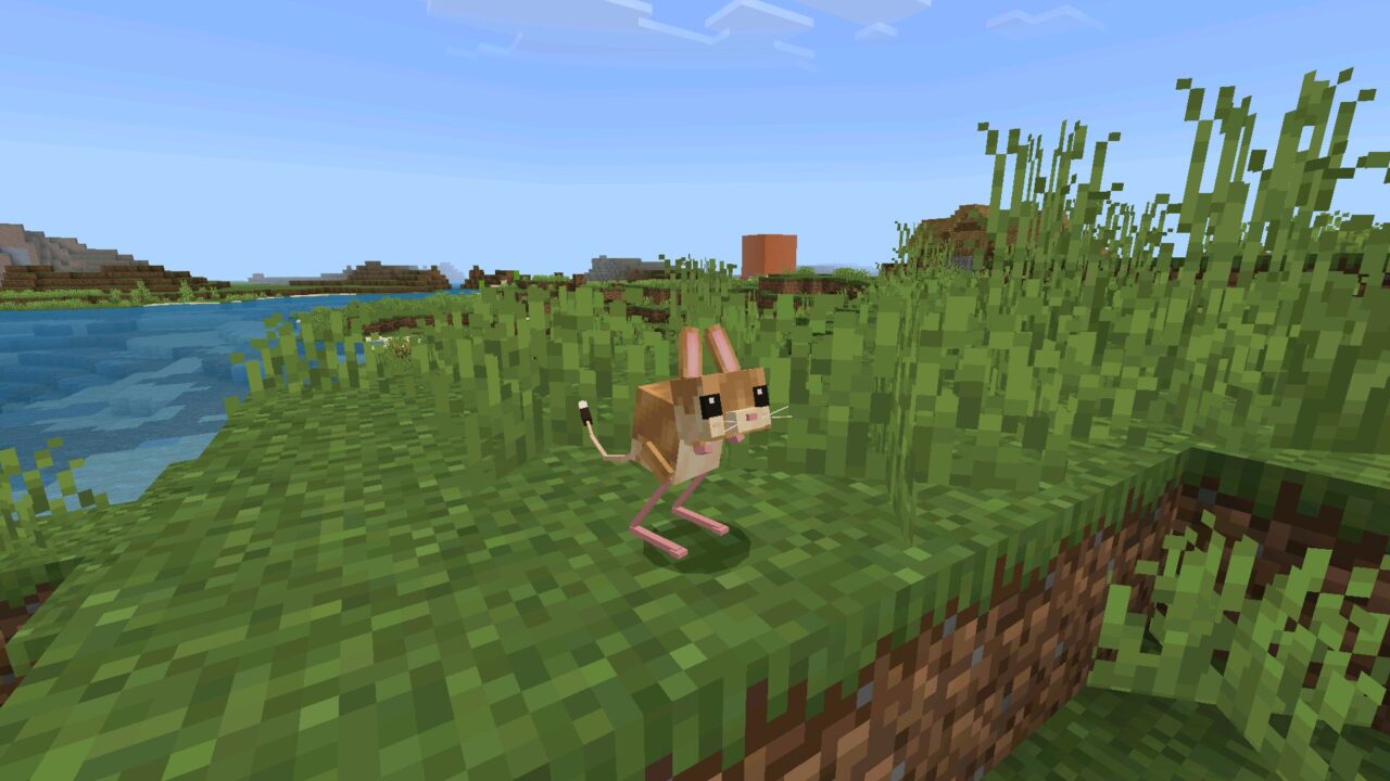 Mouse from Paws and Claws Mod for Minecraft Bedrock